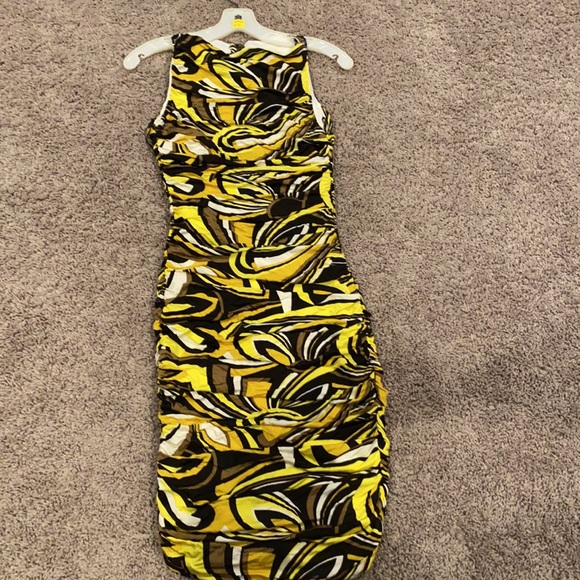 Cache dress - Picture 2 of 4